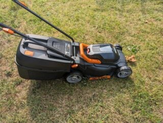 Worx WG730E rechargeable lawnmower hero